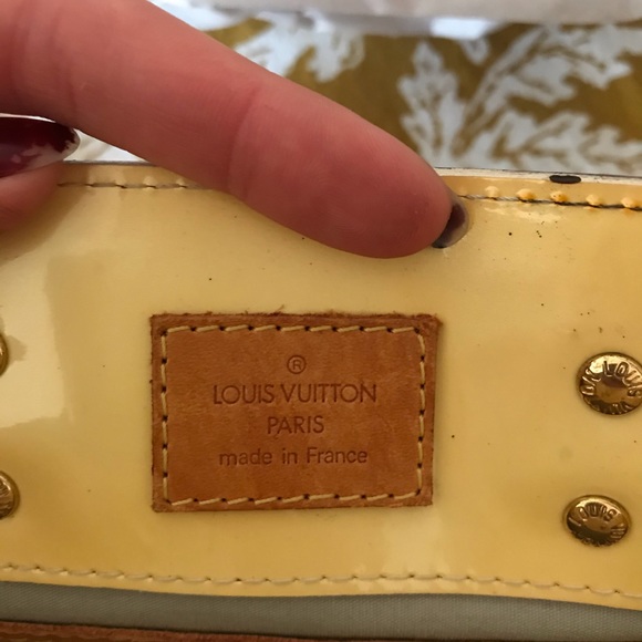 Auth. Louis Vuitton Reade - Picture 12 of 14